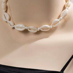Shell Decor Necklace